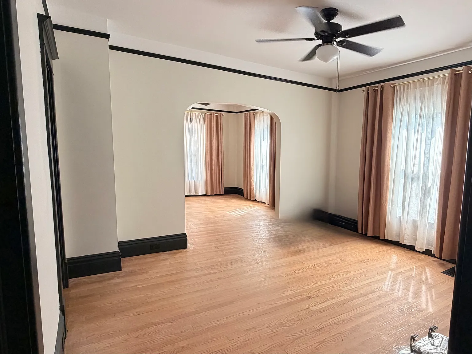 Newly Renovated 3BR Lower Unit Near Medical Mile and Downtown — Photo 1