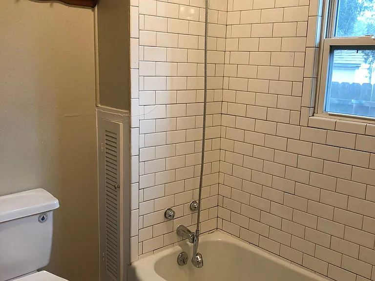 1406 W Cedar Ave — Photo 10