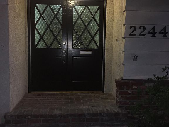 2nd image of 2244 Montrose Ave