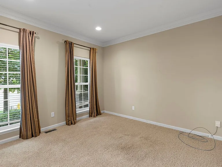 615 Derby Way Dr — Photo 9