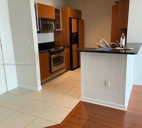 4th image of 2775 NE 187th St APT 512