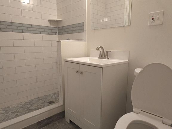 3rd image of 33 Highgate St APT 6