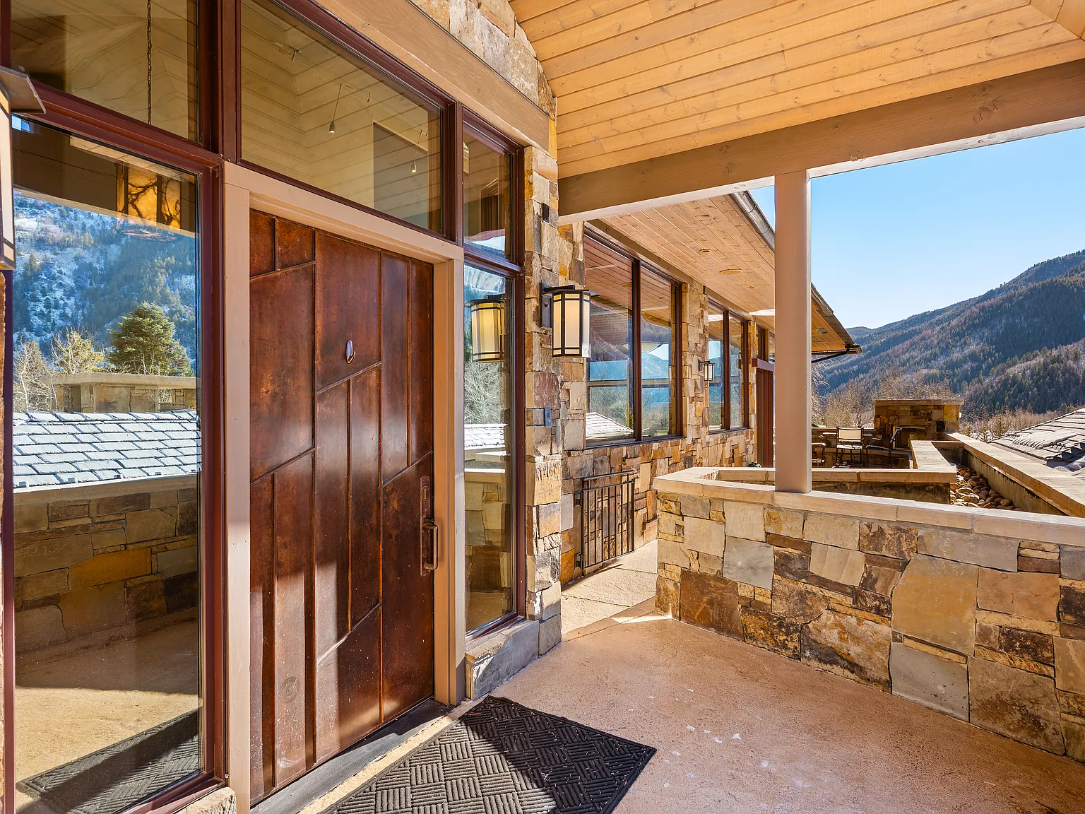 5 bed, 6.5 bath, 5462 sqft, $35,000 — Photo 4