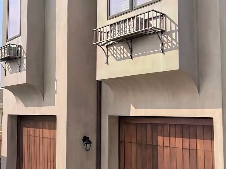 3809 Channel Pl — Photo 2