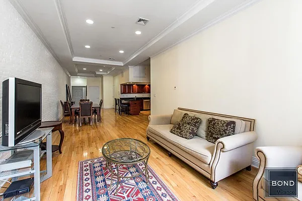 Sold by Bond New York | media 12