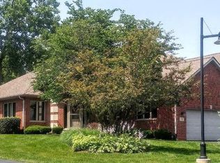 8 Billy Casper Ln, Midlothian, IL 60445