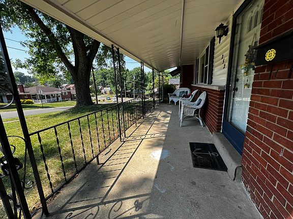 2nd image of 252 W Crest Dr