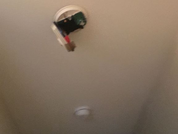 5th image of 527 W Ashland Ct