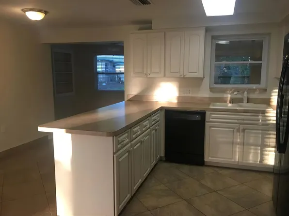 3422 Peterborough St, Holiday, FL 34690