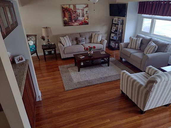 3rd image of 11 Walter Ln