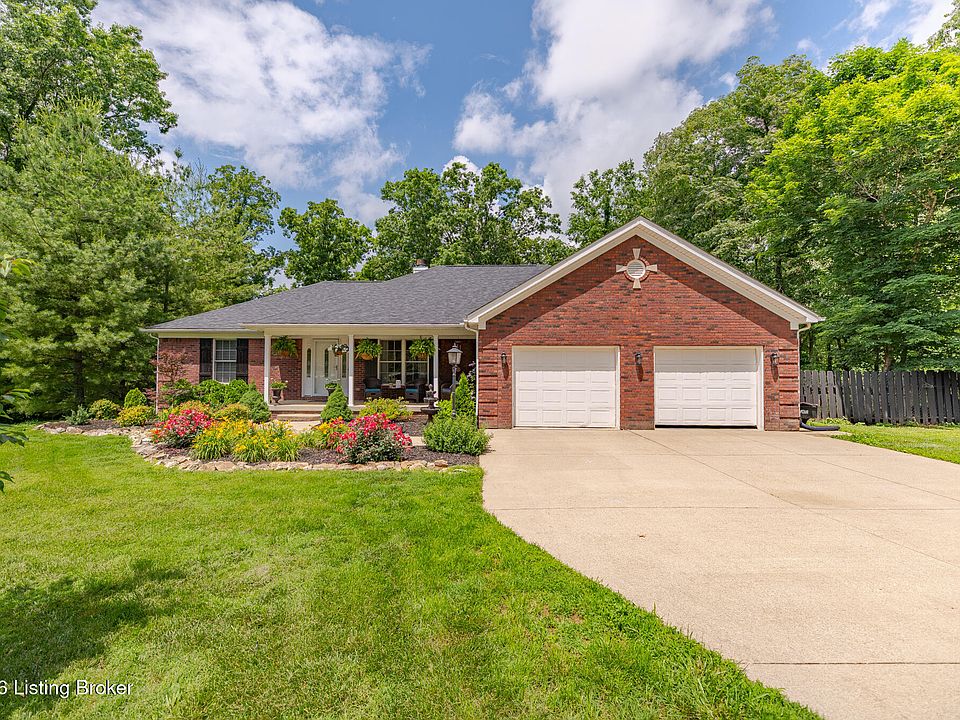1st image of 725 Hickory Woods Dr