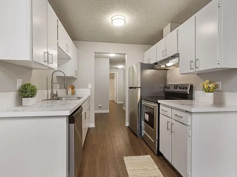 Willowbrook Apartments — Photo 3