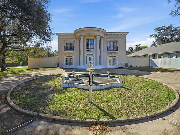 2nd image of 588 Mooney Rd