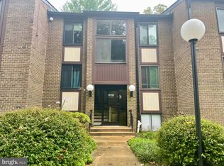 9735 Kings Crown Ct APT 202, Fairfax, VA 22031