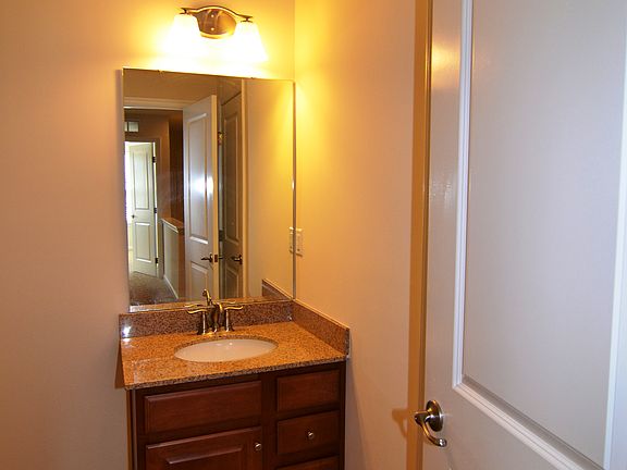 2nd Upstairs Bathroom