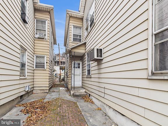 5th image of 673 S Front St