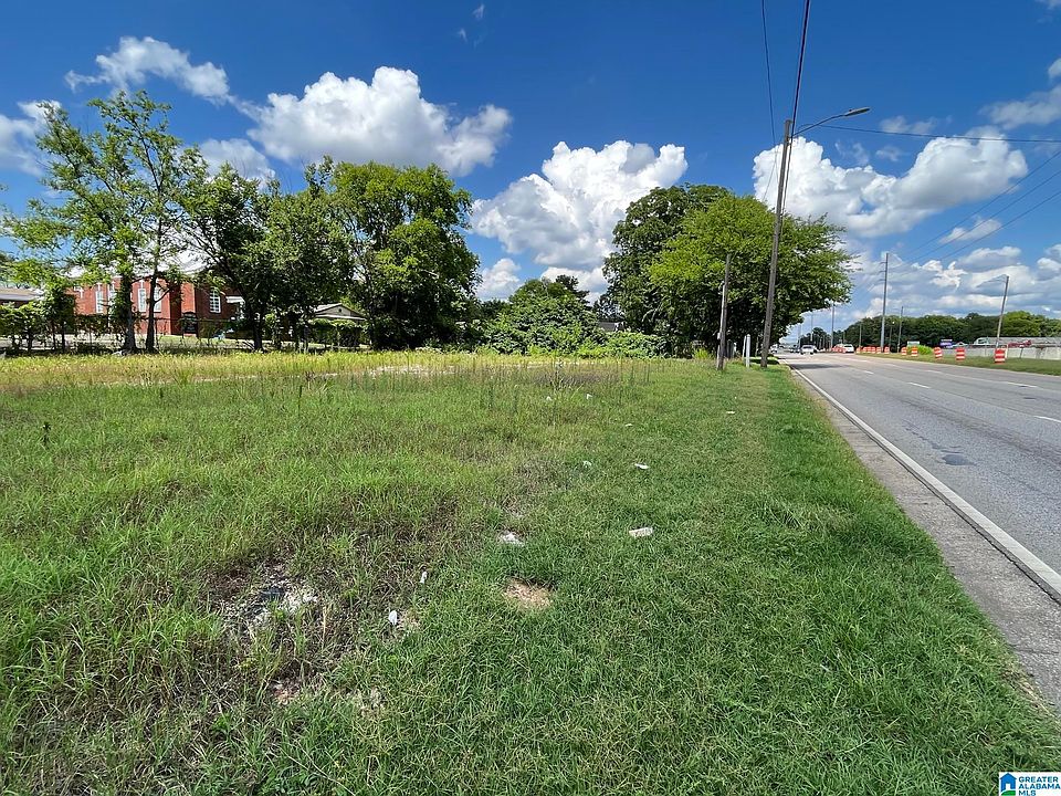 1st image of 317 22nd Ave W #317