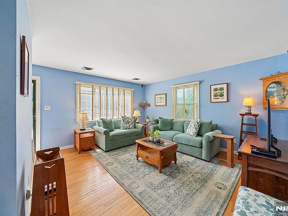 4th image of 49 Morgan Street
