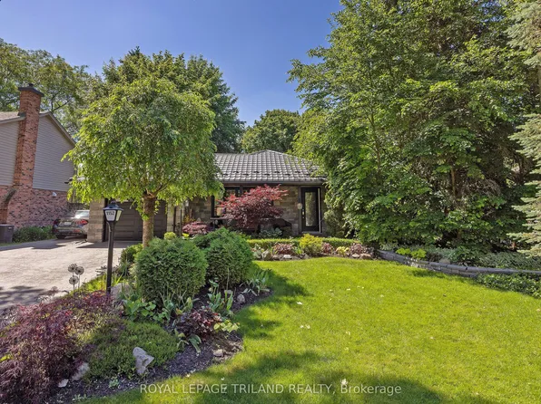 1152 Ivanhill Rd, London, ON N6H 4C1