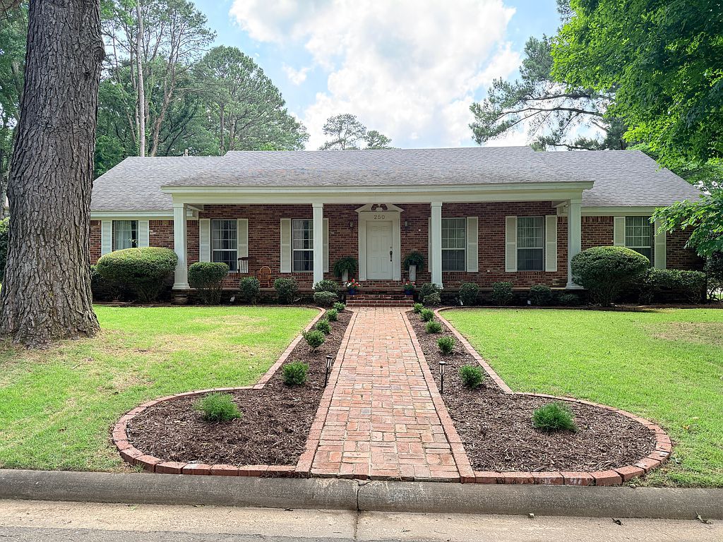 250 S Enid Ave - Property Image