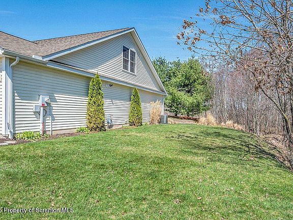3rd image of 315 Foxtail Cir #315