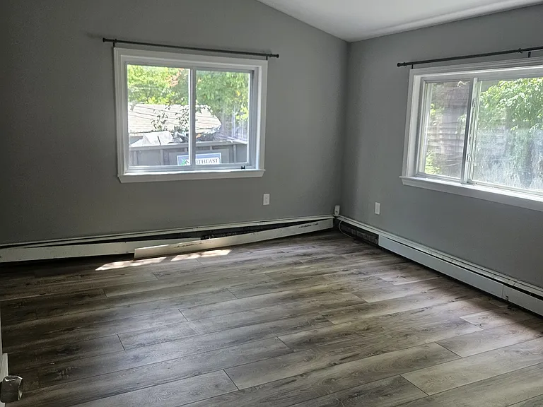 14 Hillside St — Photo 32