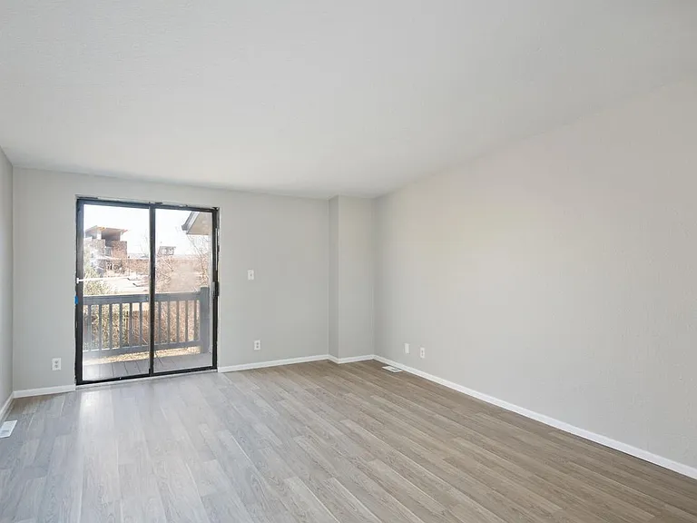 6252 Pontiac St — Photo 11