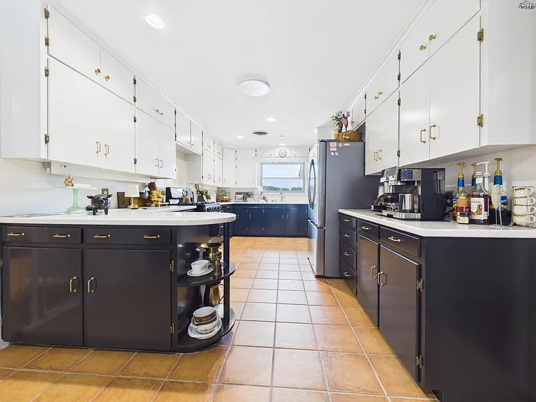 5501 Seymour Hwy — Photo 7