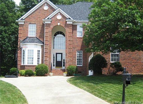 1st image of 2104 Tara Pines Ct