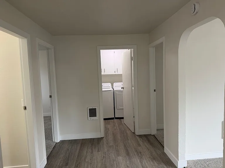 990 W 10th Ave — Photo 8