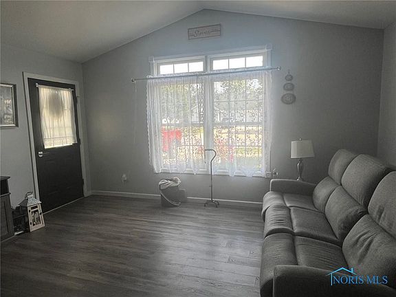 5th image of 612 Briarheath Dr