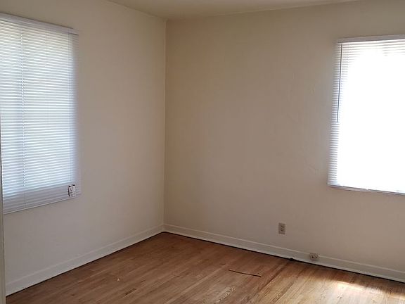 5th image of 2916 Constitution Ave NE
