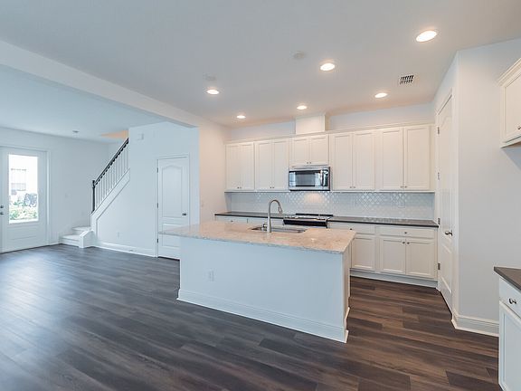 5th image of 2910 Rapollo Ln