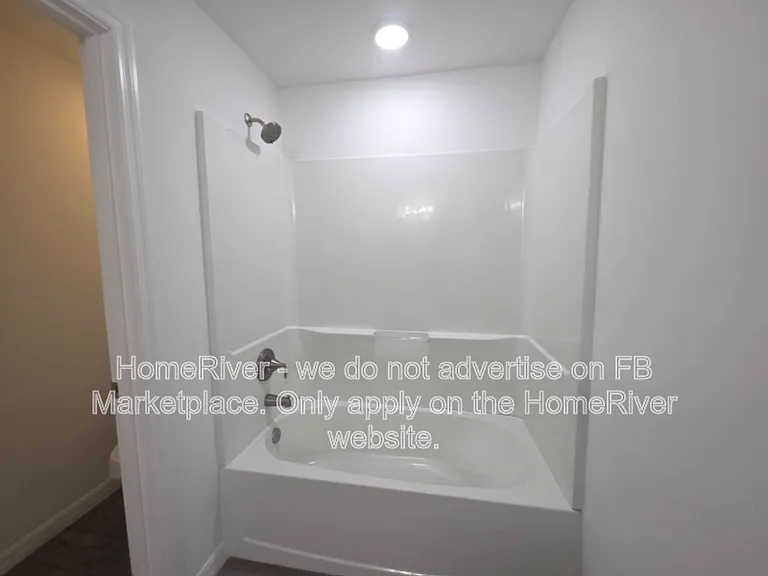 4303 NE 12th Ct — Photo 17