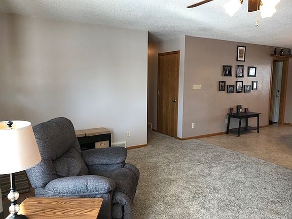 4th image of 203 Eliasen Ave