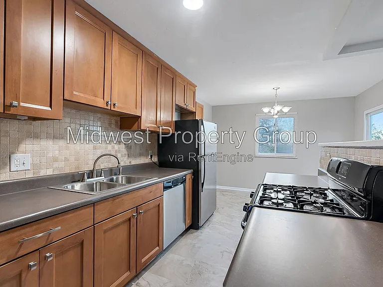 1128 Saratoga Dr — Photo 6