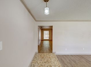 5000 Meadow Lark Ln, Dickinson, TX 77539