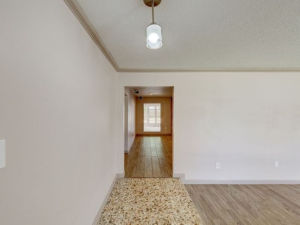 5000 Meadow Lark Ln