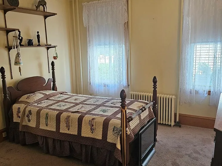 545 Robeson St #1 — Photo 8