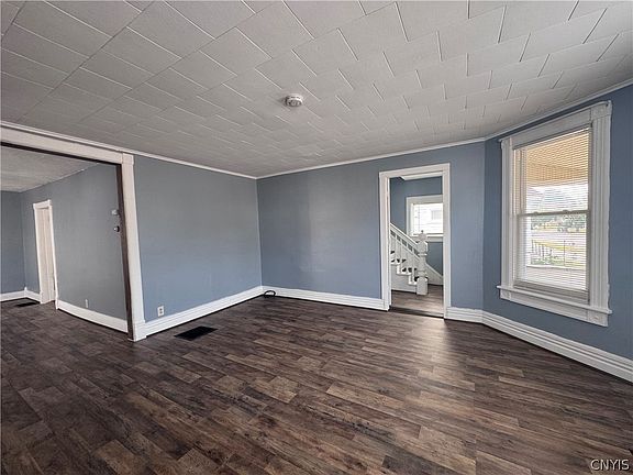 5th image of 509 W Thomas St