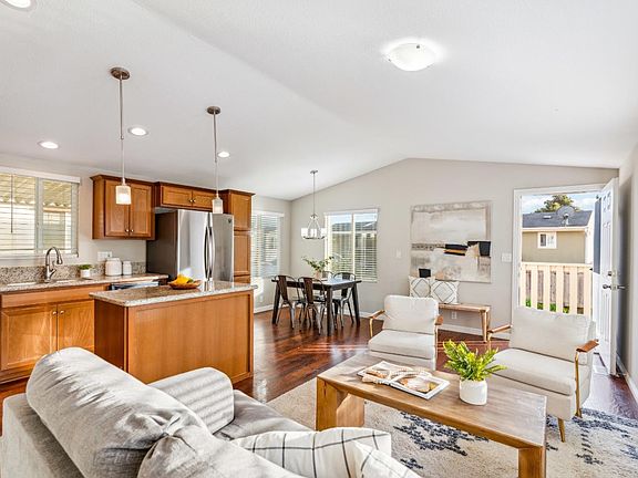 3rd image of 2711 Mar Vista Dr Space 26