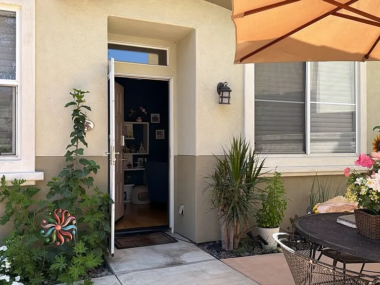 2210 Village Way — Photo 4