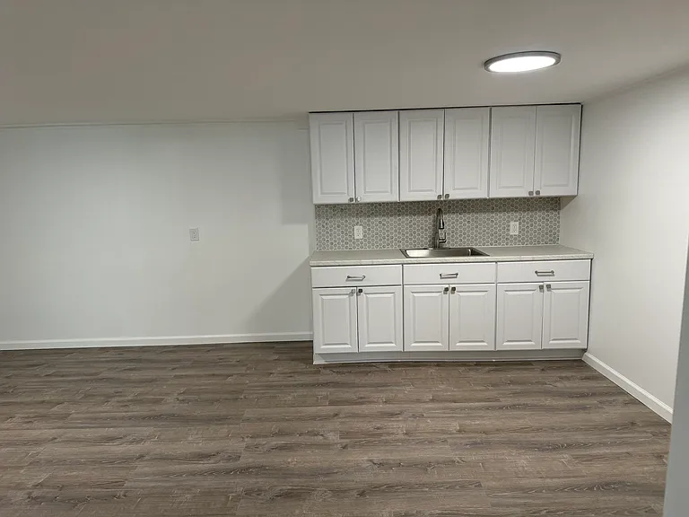 400 S Streeter Ave — Photo 10