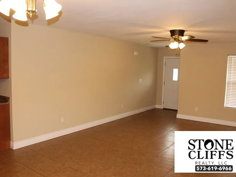 231 Rylee Cir — Photo 8