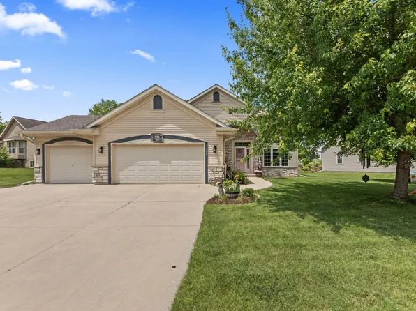 104 Chapel Hill DRIVE, Johnson Creek, WI 53038