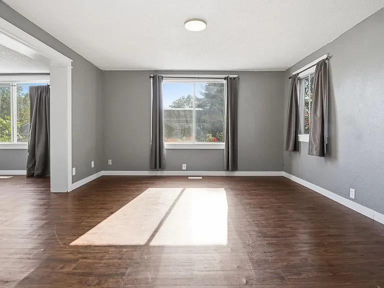 215 E Sherman St #1 — Photo 14