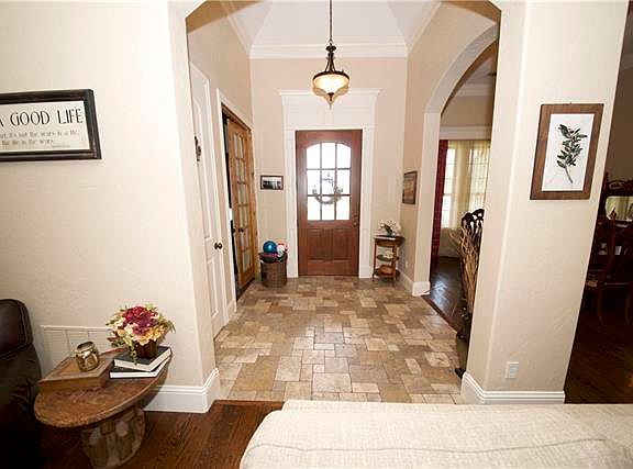 3rd image of 748 Wilford Way