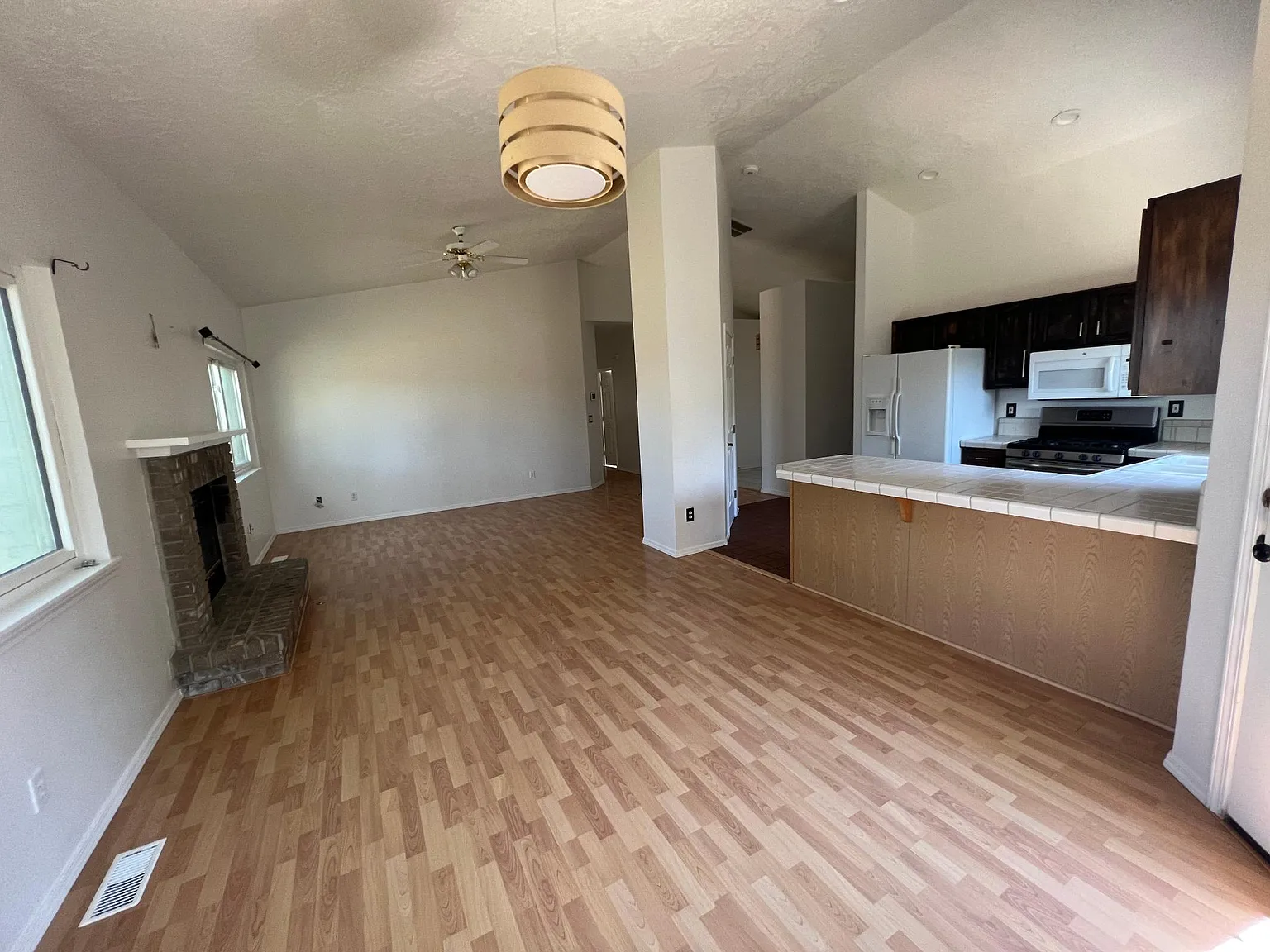 74 W Davenport Dr — Photo 4