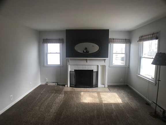 3rd image of 1013 E Irvington Ave