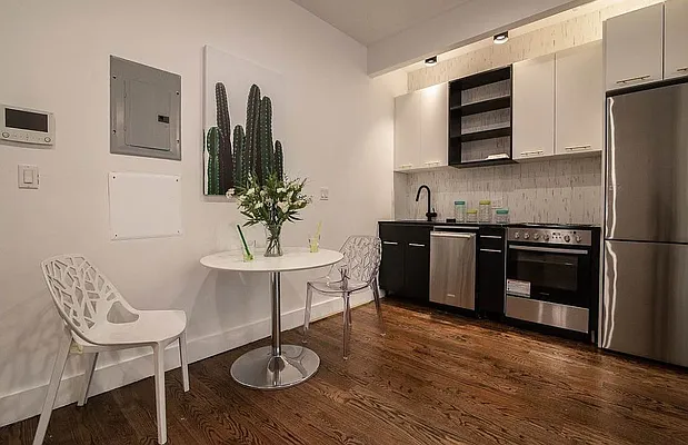 Rented by Reavis | media 4
